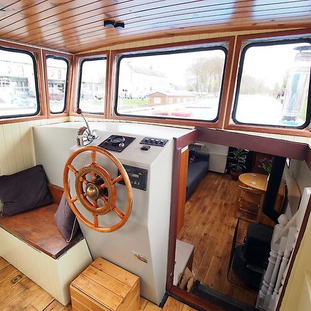 Roisin Dubh Houseboat Hotel Sallins Ngoại thất bức ảnh