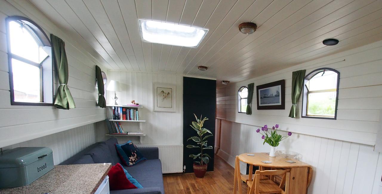 Roisin Dubh Houseboat Hotel Sallins Ngoại thất bức ảnh