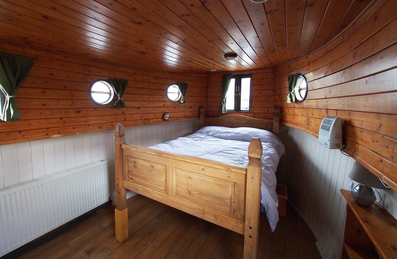 Roisin Dubh Houseboat Hotel Sallins Ngoại thất bức ảnh